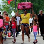 Venezolanos cruzan la frontera para salir de su país | Efe