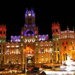 El Palacio de Cibeles, iluminado con luces navideñas el pasado año.