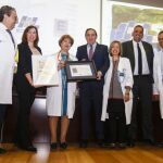 El consejero de Sanidad, Antonio María Sáez Aguado, asiste al acto de entrega del Sello de Excelencia EFQM 400+ al Complejo Asistencial de León