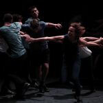 EL COREÓGRAFO Oliver Dubois presenta por primera vez en España su obra «Aguri», un montaje escénico en el que participan 22 bailarines