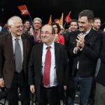 Miquel Iceta, acompañado de Pedro Sánchez, José Luis Rodríguez Zapatero y el expresidente del Parlamento Europeo Josep Borrell