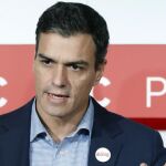 El secretario general del PSOE, Pedro Sánchez, durante la rueda de prensa que han ofrecido tras asistir a la reunión extraordinaria de la ejecutiva de los socialistas catalanes que se ha celebrado hoy en Barcelona.