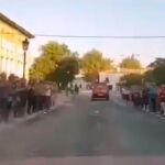 Así fue la emotiva despedida de los vecinos de Campillos al Ejército español