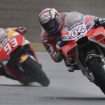 Andrea Dovizioso y Marc Marquez, mano a mano