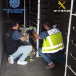 Los investigadores localizaron 170 kilos de marihuana oculta entre palés de lechugas.