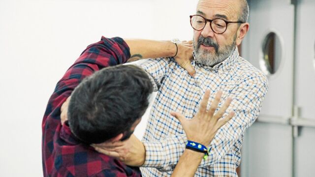 Miguel Rellán, durante uno de los ensayos de «Tú estás loco, Rebolledo». Foto: Alberto R. Roldán