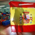 Alejandra Sosa Dias, CEO de la mayor fábrica de banderas de España (Bansodi), posa para LA RAZÓN en la sala de costura de la central en Colmenar Viejo
