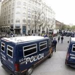 Efectivos policiales en los alrededores del Congreso