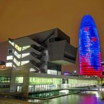 En 2022, la mitad de las noticias serán falsas, Facebook controlará el contenido de su red desde la Torre Agbar, donde ha alquilado 8 plantas / La Razón