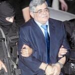 Nikos Mijaloliakos tras ser arrestado
