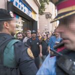 Manifestantes insultan a la Guardia Civil el pasado 20 de septiembre en Barcelona