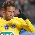 Neymar celebra uno de sus goles
