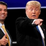 Donald Trump Jr. junto a su padre en un acto de candidatura del 26 de septiembre de 2016.