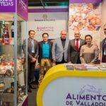 El presidente de la Diputación Jesús Julio Carnero en el expositor de «Alimentos de Valladolid» en la pasada edición de la Feria Madrid Fusión