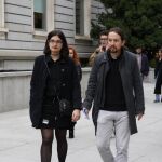 Cassandra Vera con Pablo Iglesias el pasado año