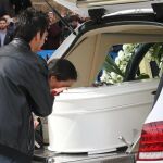 Los padres de Gabriel a la salida del funeral