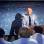 El sargento Esterhaus, interpretado por Michael Conrad, en «Canción triste de Hill Street»