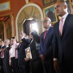 Los miembros de la Asamblea Nacional Constituyente toman el Parlamento