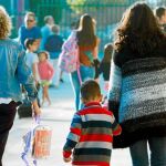 Los centros educativos deben tener más disponibilidad para las familias que lo necesitan y potenciar la figura del tutor, para eso, como reclama la USTEC, se requieren más profesores / Foto: Efe
