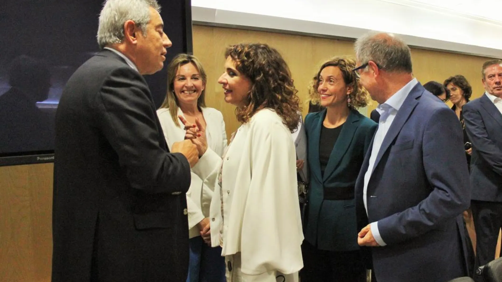 El consejero de Hacienda rechaza que el Gobierno central inicie relaciones bilaterales para acordar una nueva financiación