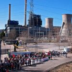 Una de las últimas concentraciones de trabajadores frente a la central térmica de La Robla