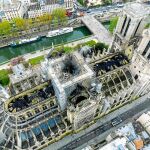 Impresionante vista aérea de la catedral de Notre Dame donde se pueden apreciar perfectamente los estragos causados por el incendio del pasado día 15. Foto: Gigarama.ru