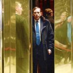 El ex director de la CIA David Petraeus, candidato a la Secretaría de Estado, acudió ayer a la Torre Trump