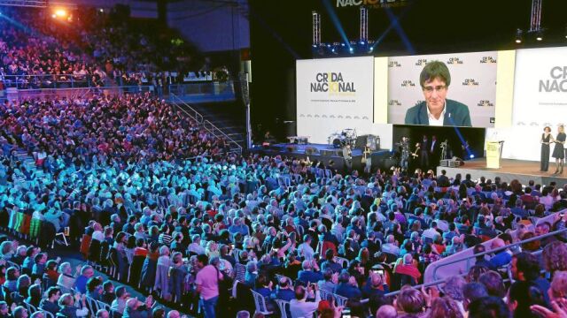 Carles Puigdemont interviene en la convención fundacional de la Crida el sábado en Manresa