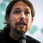 El líder de Podemos, Pablo Iglesias, durante la clausura hoy de la Universidad del partido en la Universidad Complutense de Madrid.