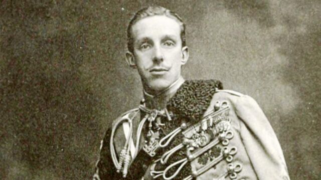 Alfonso XIII mantuvo escarceos bien conocidos por su sonsorte