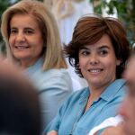 La candidata a la Presidencia del PP, Soraya Sáenz de Santamaría, junto a Fátima Báñez. EFE /Ismael Herrero