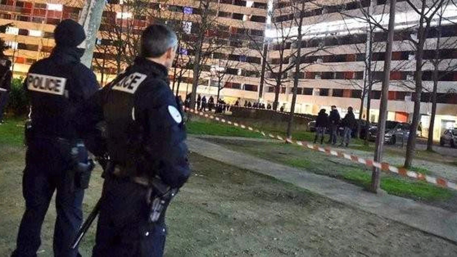 Dos agentes de la Policía francesa en Toulouse