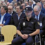 Los 65 acusados en el juicio de las «tarjetas black», con Blesa y Rato en primera fila tras Díaz Ferrán, ayer, en la primera sesión de la vista oral