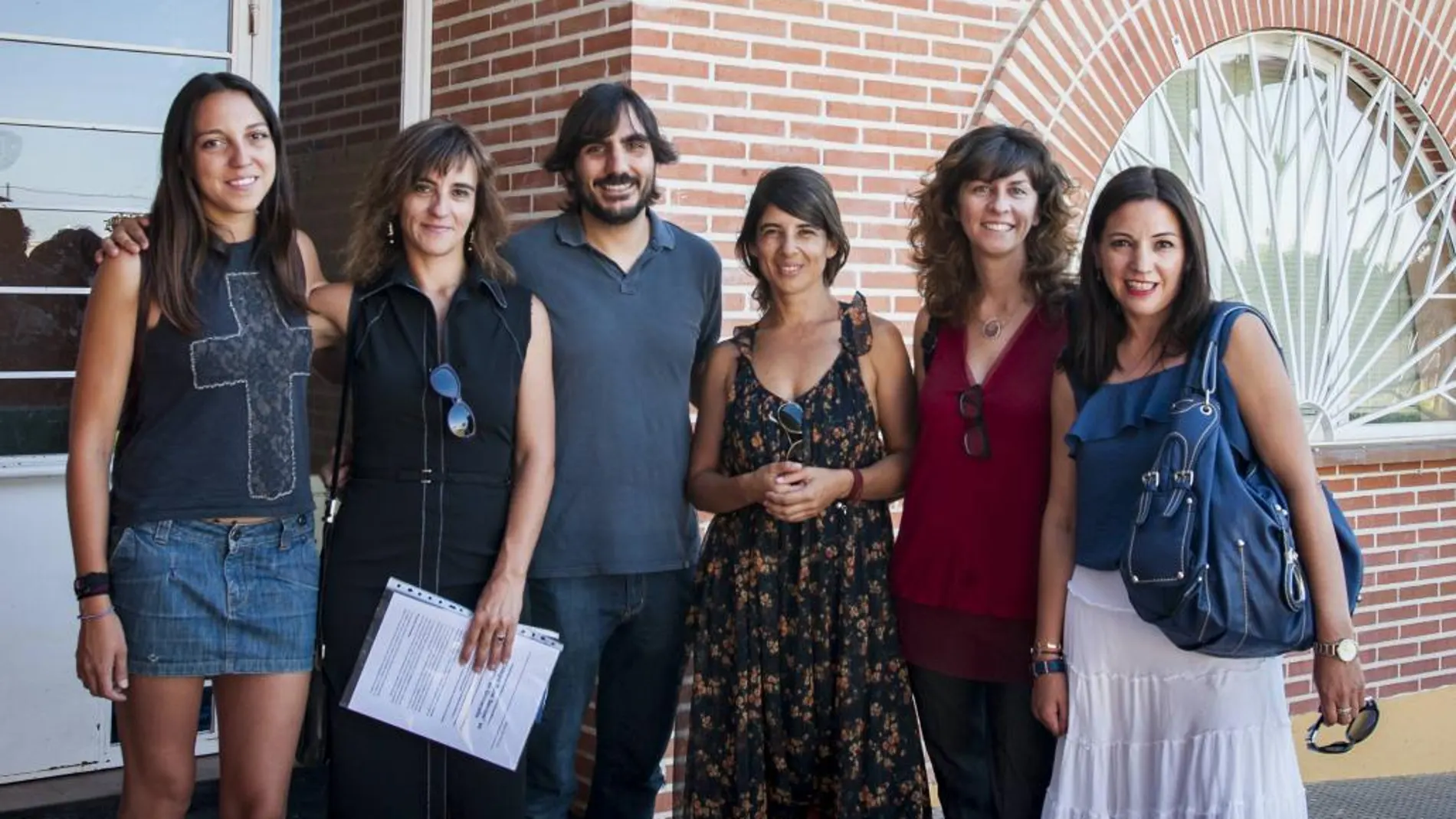 Los precursores de este innovador proyecto junto con la alcaldesa de Gomecello, Rosa María Esteban