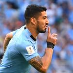 Luis Suárez marca el primer gol para Uruguay