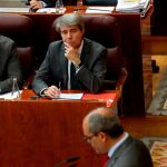 El consejero de Educación, Rafael Van Grieken, durante su intervención, ayer, en la Asamblea madrileña