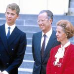 El Rey Felipe VI, entonces un joven príncipe de Asturias, junto a Balduino y Paola de Bélgica