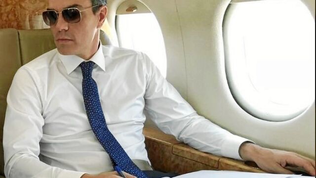 Pedro Sánchez, en el Falcon