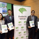 Cristina Rico, directora de Comunicación, Publicidad y Relaciones Externas de la Fundación Unicaja; Rafael López del Paso, consejero delegado de Analistas Económicos; Rafael Muñoz Zayas, director de Actuaciones Socioculturales de la Fundación Unicaja;y Felisa Becerra, coordinadora del Informe / Foto: La Razón