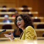La ministra de Hacienda, María Jesús Montero, interviene esta tarde en el pleno del Senado / Foto: Efe