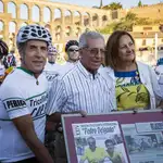 Pedro Delgado junto a Bahamontes