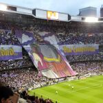 Aspecto del Bernabéu justo antes de comenzar el partido