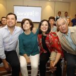 La candidata a presidir el PP Soraya Sáenz de Santamaría junto al presidente del PP-A, Juanma Moreno, la presidenta del PP de Sevilla, Virginia Pérez, y el presidente de honor de los populares en Andalucía, Javier Arenas (Foto: Manuel Olmedo)