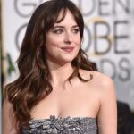 Dakota Johnson se ha convertido en un fenómeno gracias a la saga erótica de «Cincuenta sombras» / Ap
