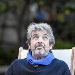 Darín, abrigado, pues en Uruguay ahora es invierno
