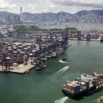 Una vista aérea del puerto de Kwai Chung, uno de los puertos más ocupados del mundo