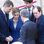 Los Reyes, junto a Jordi Gutiérrez (de espaldas) y Jaime Alfonsín (derecha)