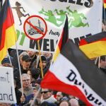 Simpatizantes de Pegida se manifiestan en contra de los inmigrantes