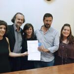 Los diputados de En Marea Alexandra Fenández, Antón Gómez-Reino, Yolanda Díaz, Miguel Antxo Fernavello y Angela Rodríguez registran su grupo parlamentario en el Congreso.