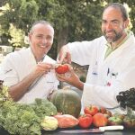 Rodrigo de la Calle/ Chef del restaurante «El invernadero» en Collado Mediano y el Dr. Iván Carabaño / Jefe de Servicio de Pediatría en los hospitales Universitario Rey Juan Carlos y General de Villalba